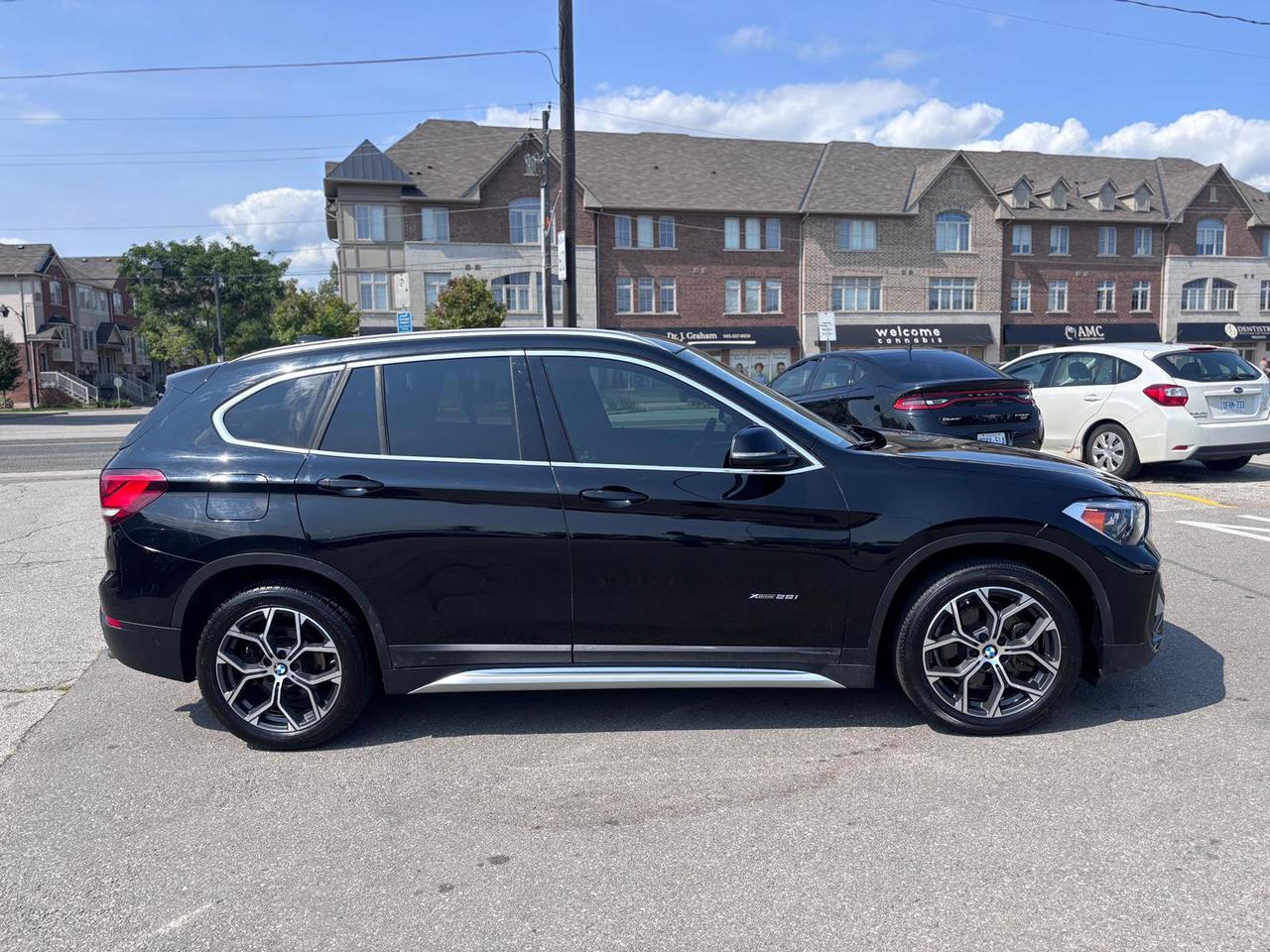 2021 BMW X1 xDrive28i Photo