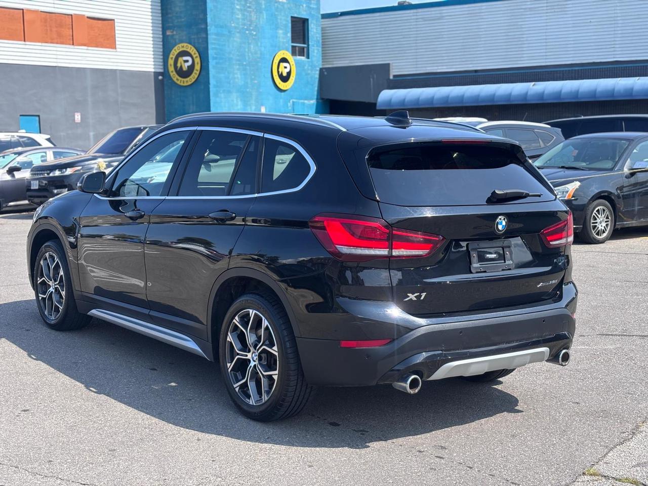 2021 BMW X1 xDrive28i Photo