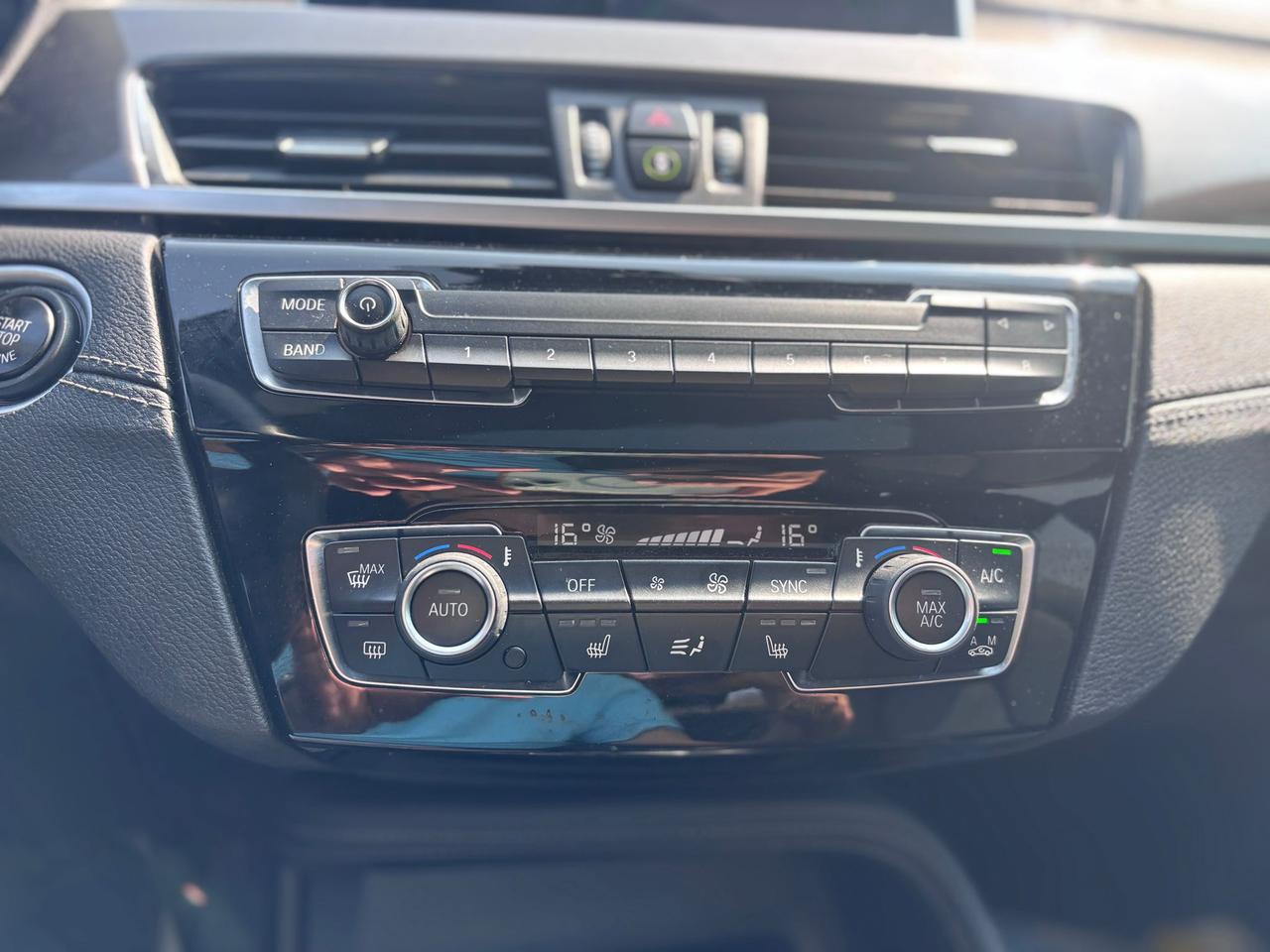 2021 BMW X1 xDrive28i Photo