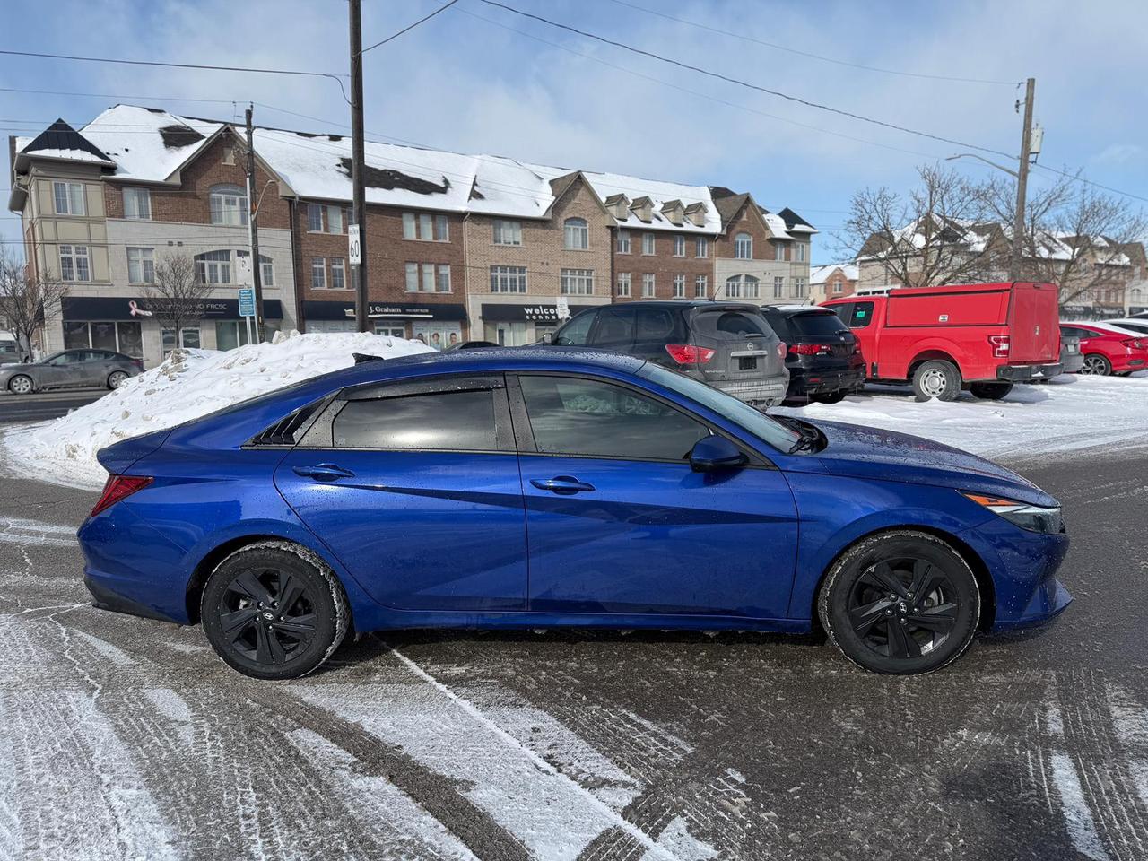 2021 Hyundai Elantra HEV Photo