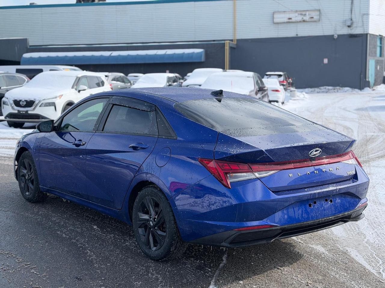 2021 Hyundai Elantra HEV Photo