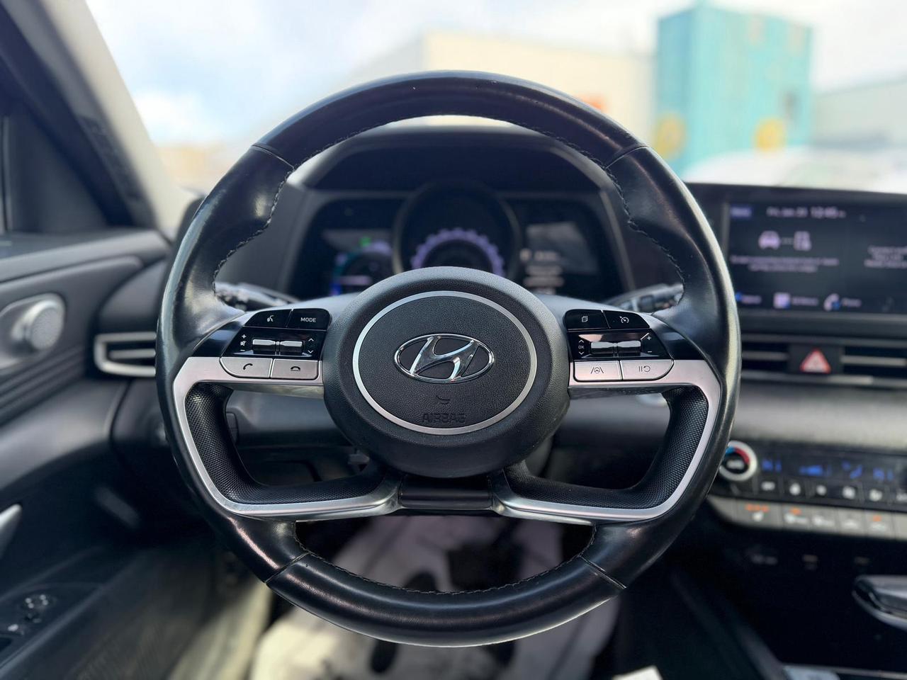 2021 Hyundai Elantra HEV Photo