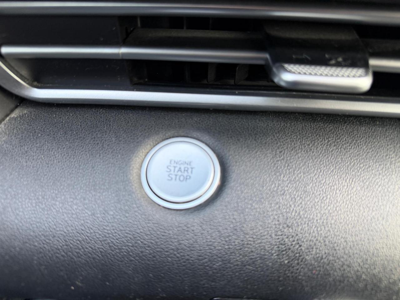 2021 Hyundai Elantra HEV Photo