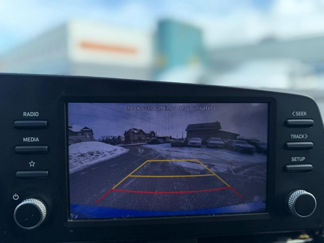 2021 Hyundai Elantra HEV Photo