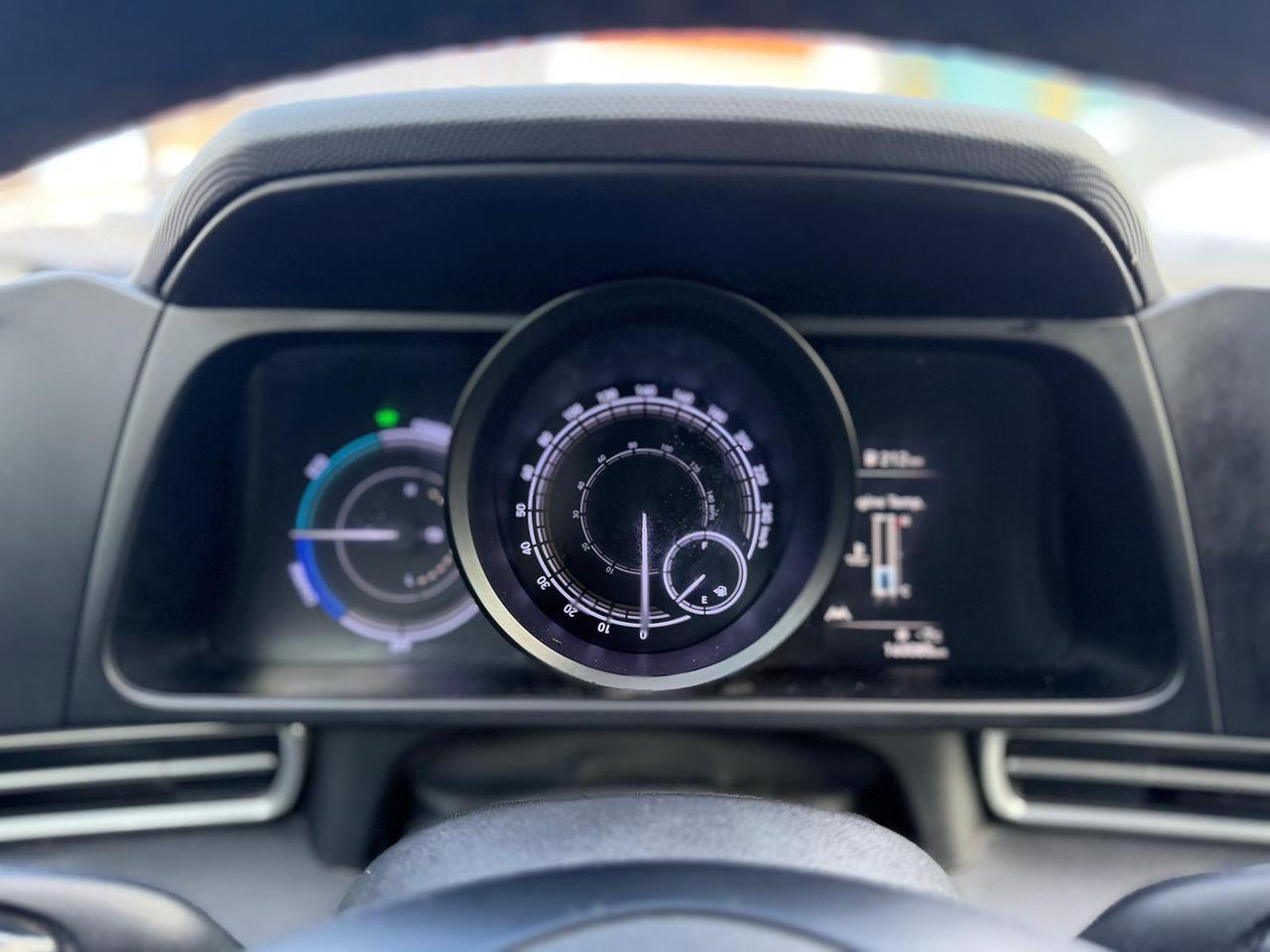 2021 Hyundai Elantra HEV Photo