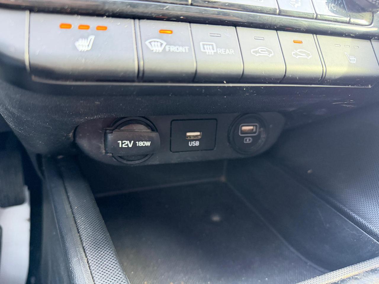 2021 Hyundai Elantra HEV Photo