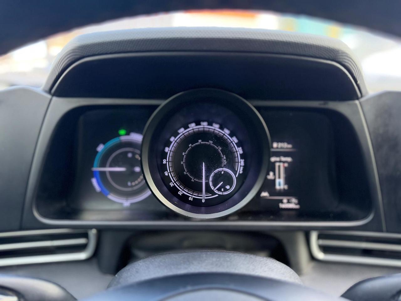 2021 Hyundai Elantra HEV Photo
