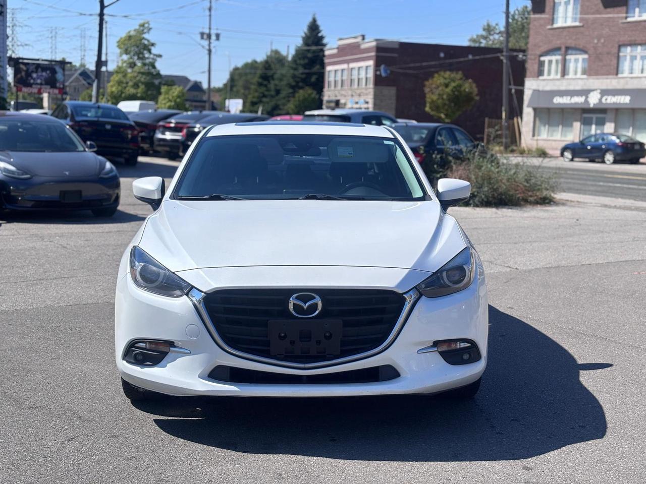 2017 Mazda MAZDA3 s Grand Touring Photo3