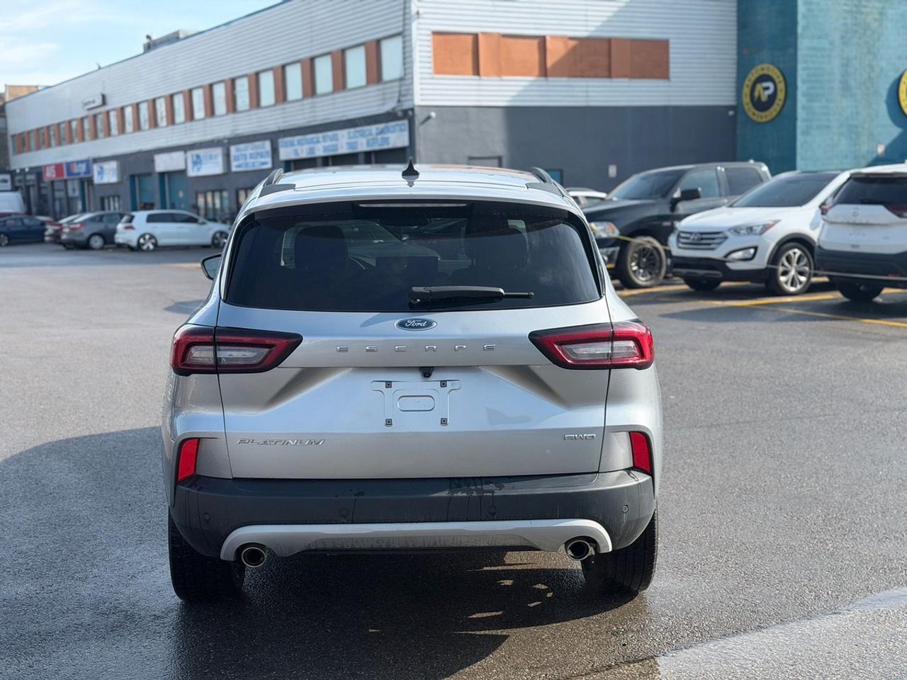2023 Ford Escape Platinum Photo4