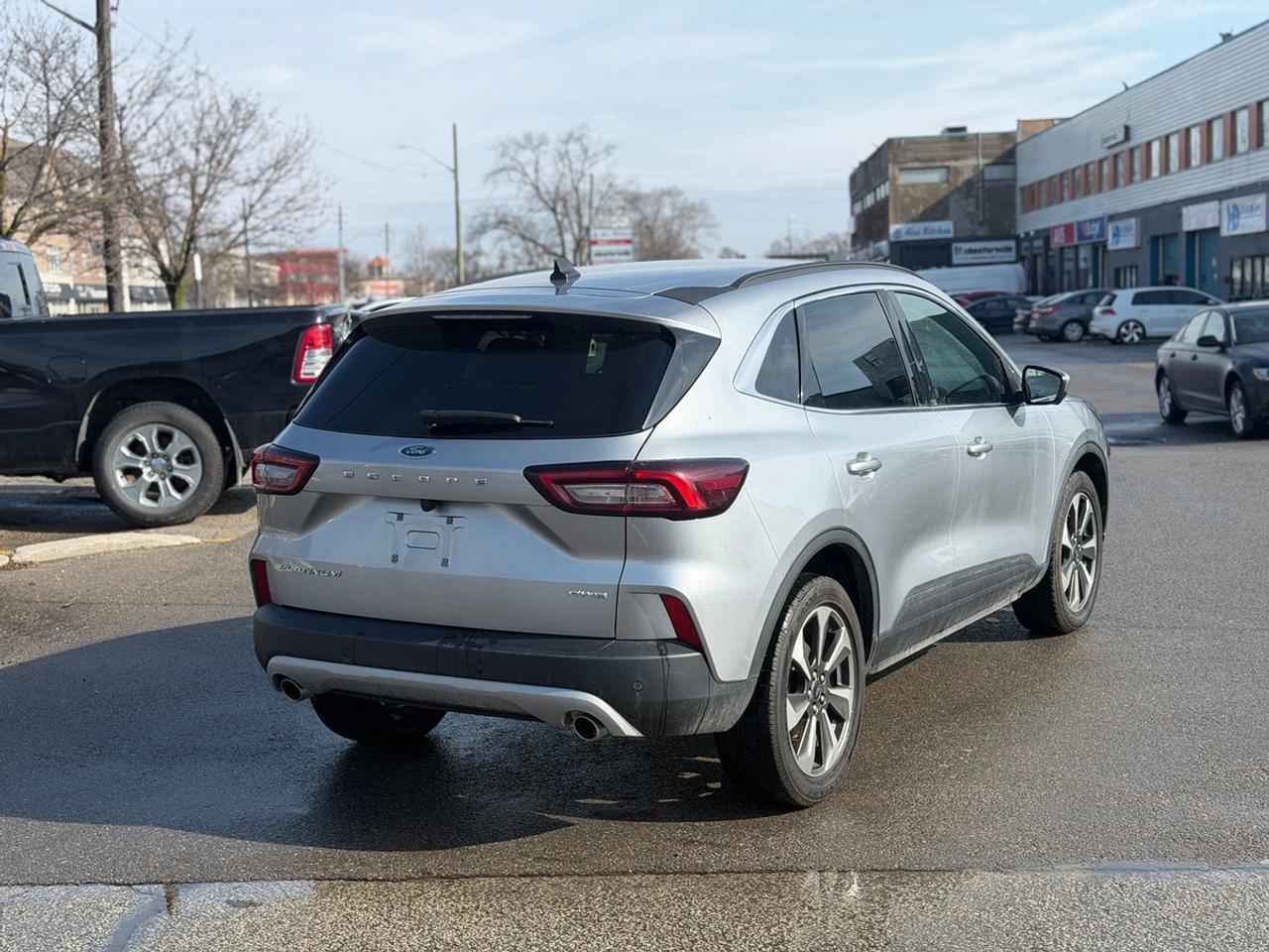 2023 Ford Escape Platinum Photo3