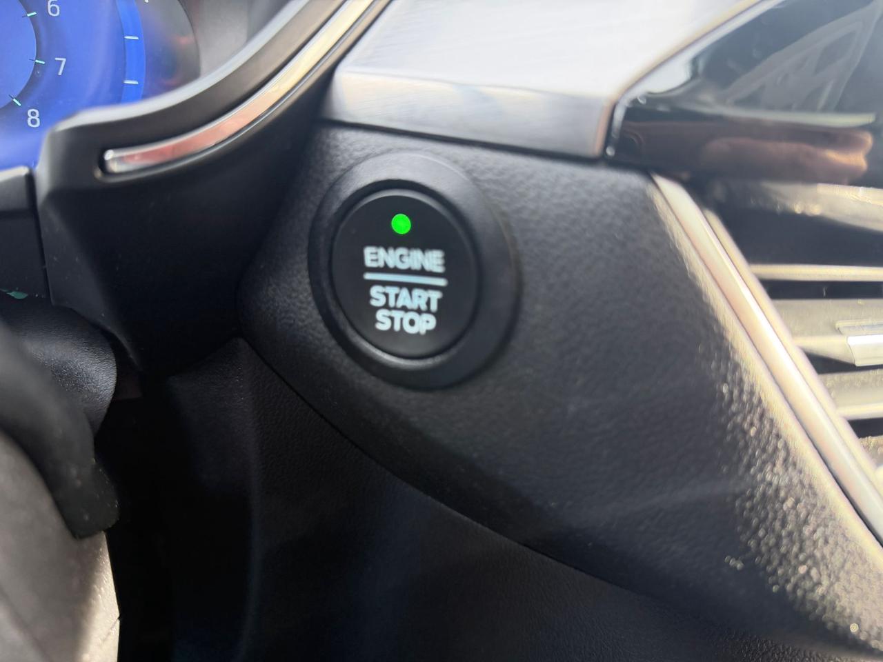 2021 Ford Escape Titanium Photo