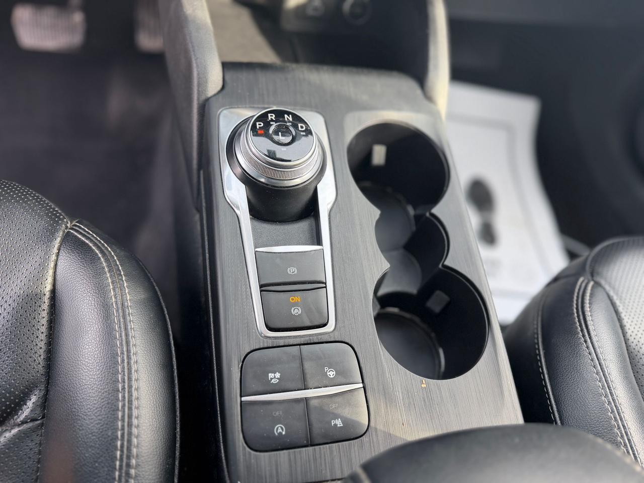 2021 Ford Escape Titanium Photo