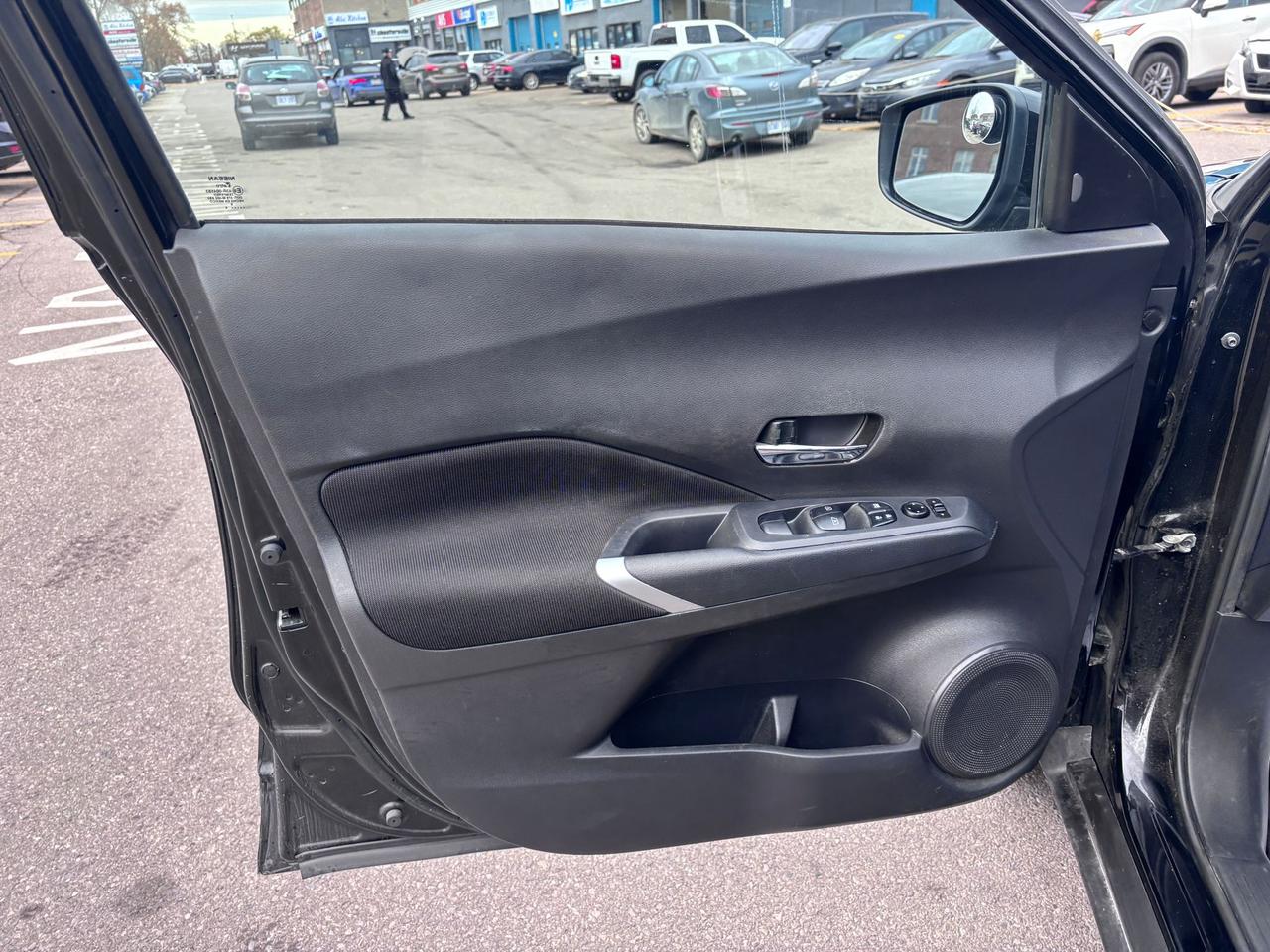 2024 Nissan Kicks SV Photo