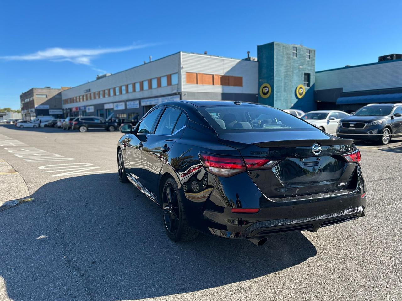 2022 Nissan Sentra SR Photo