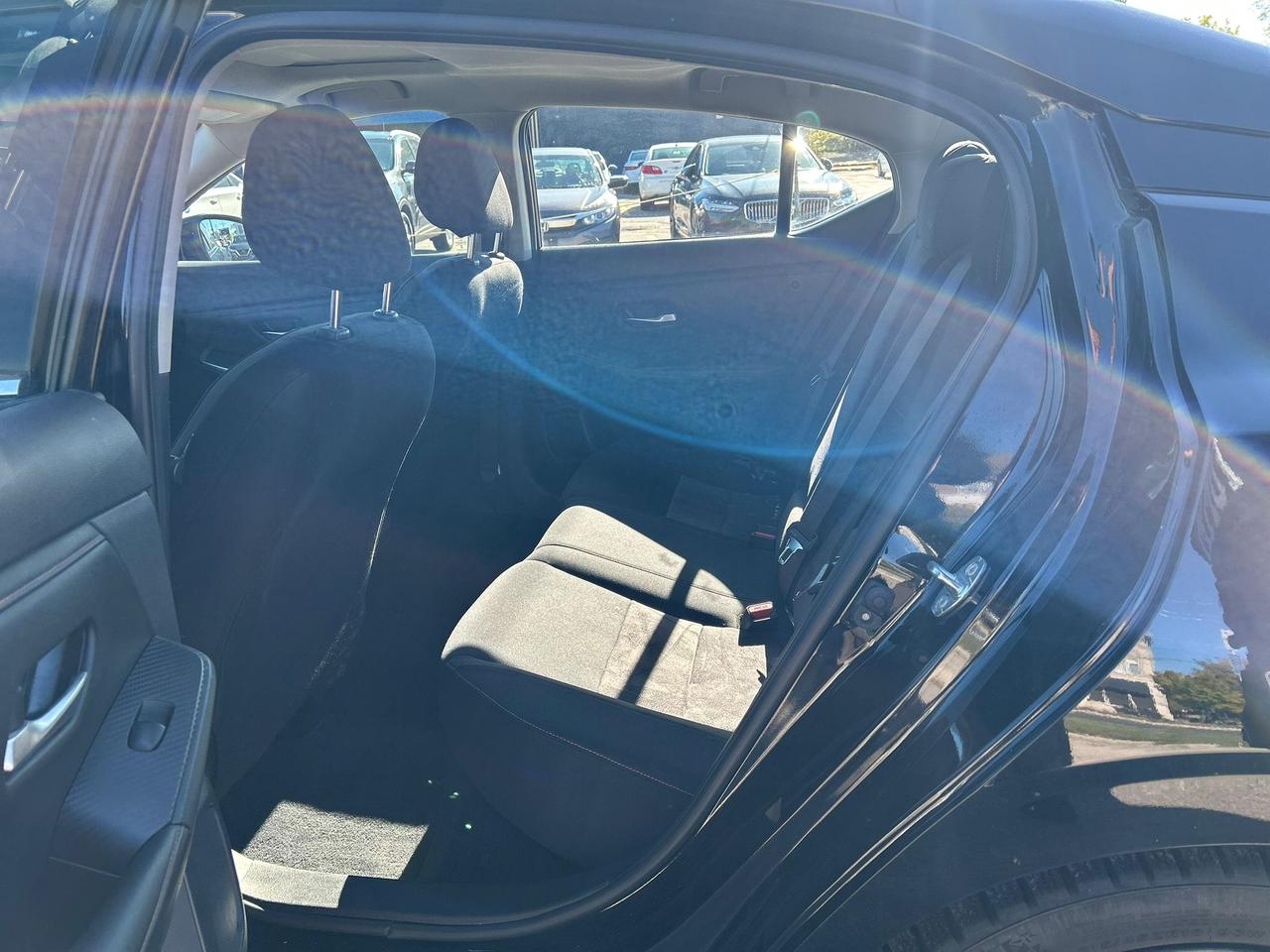 2022 Nissan Sentra SR Photo