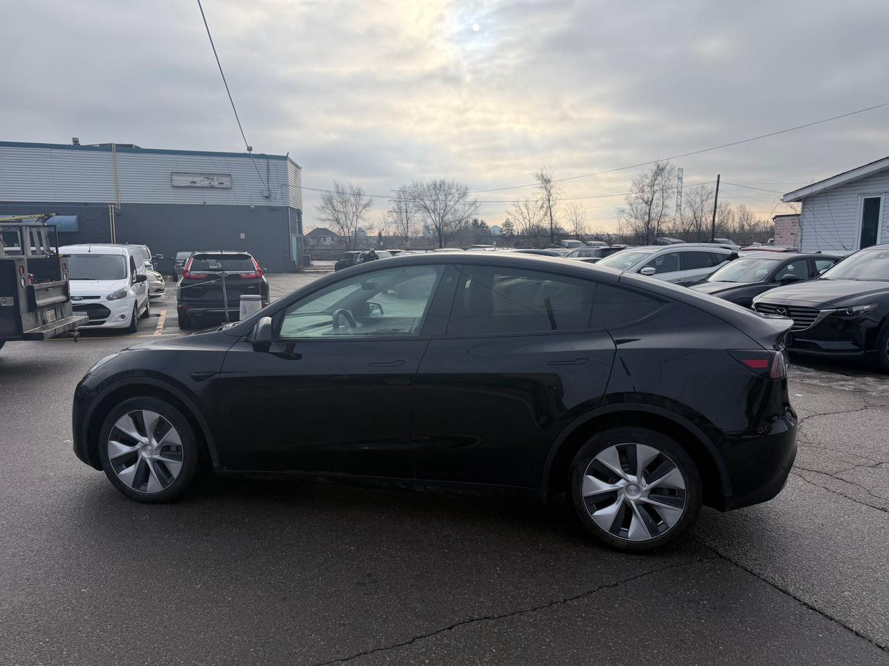 2020 Tesla Model Y LONG RANGE Photo2