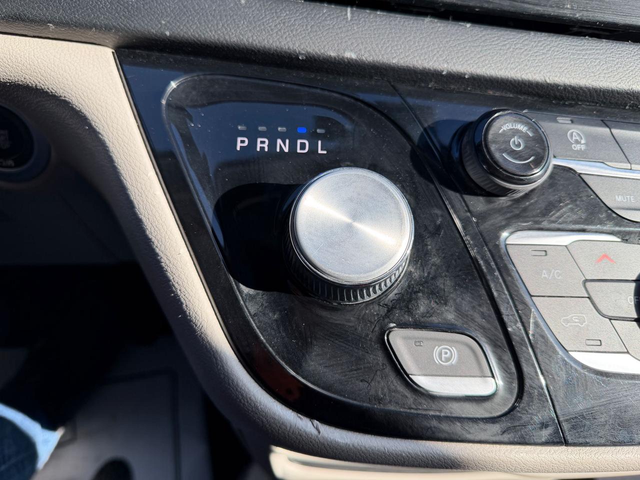 2023 Chrysler Grand Caravan SXT Photo