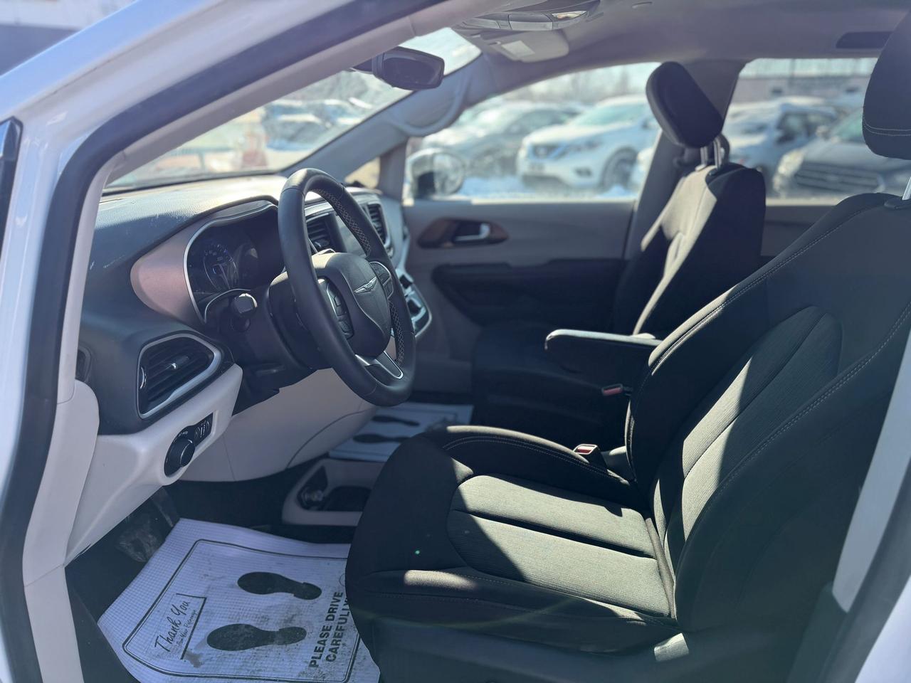 2023 Chrysler Grand Caravan SXT Photo