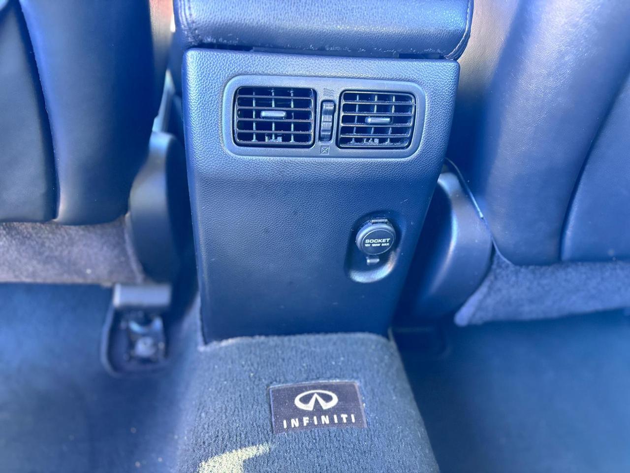 2015 Infiniti QX70 Base Photo