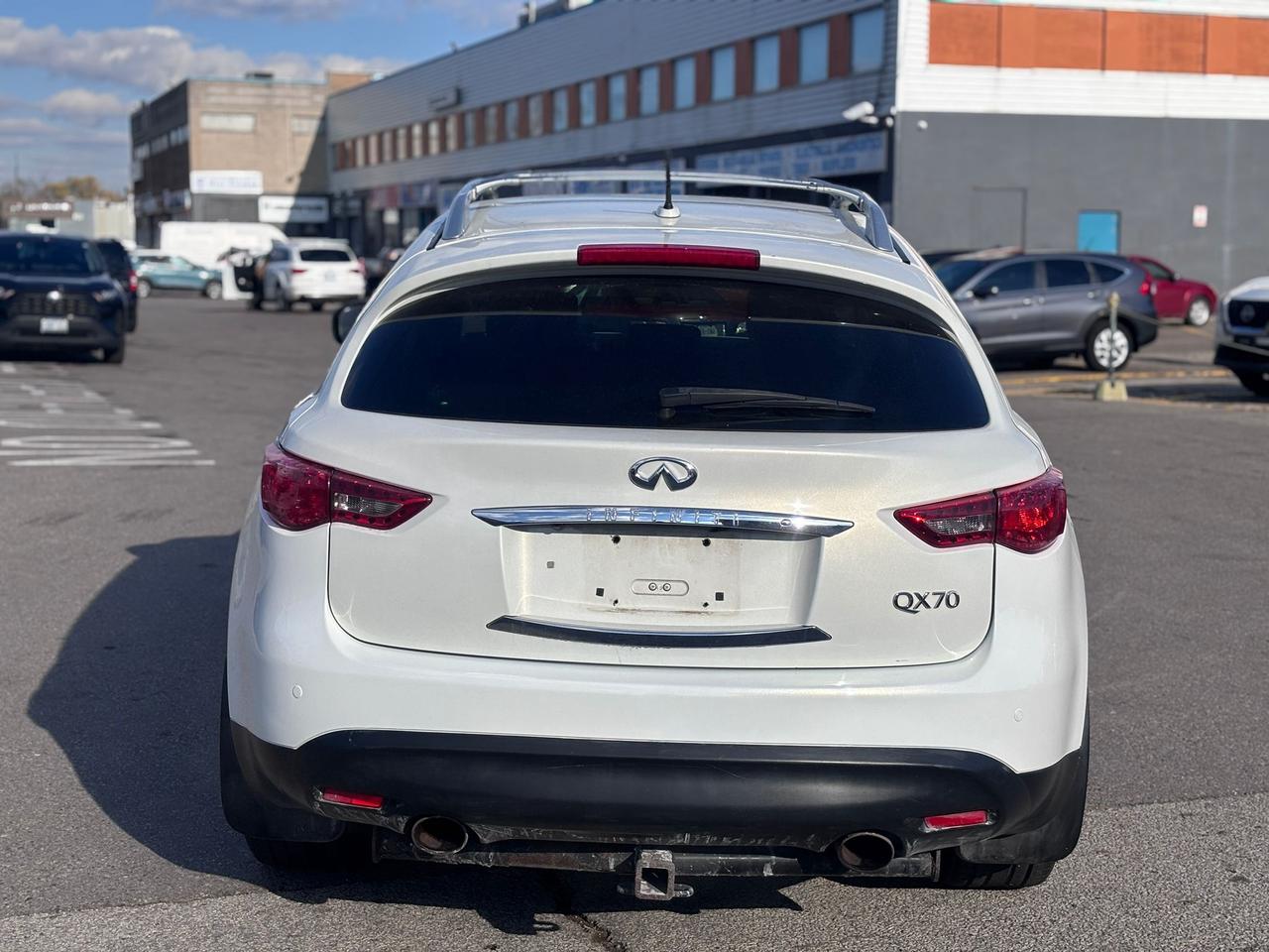 2015 Infiniti QX70 Base Photo