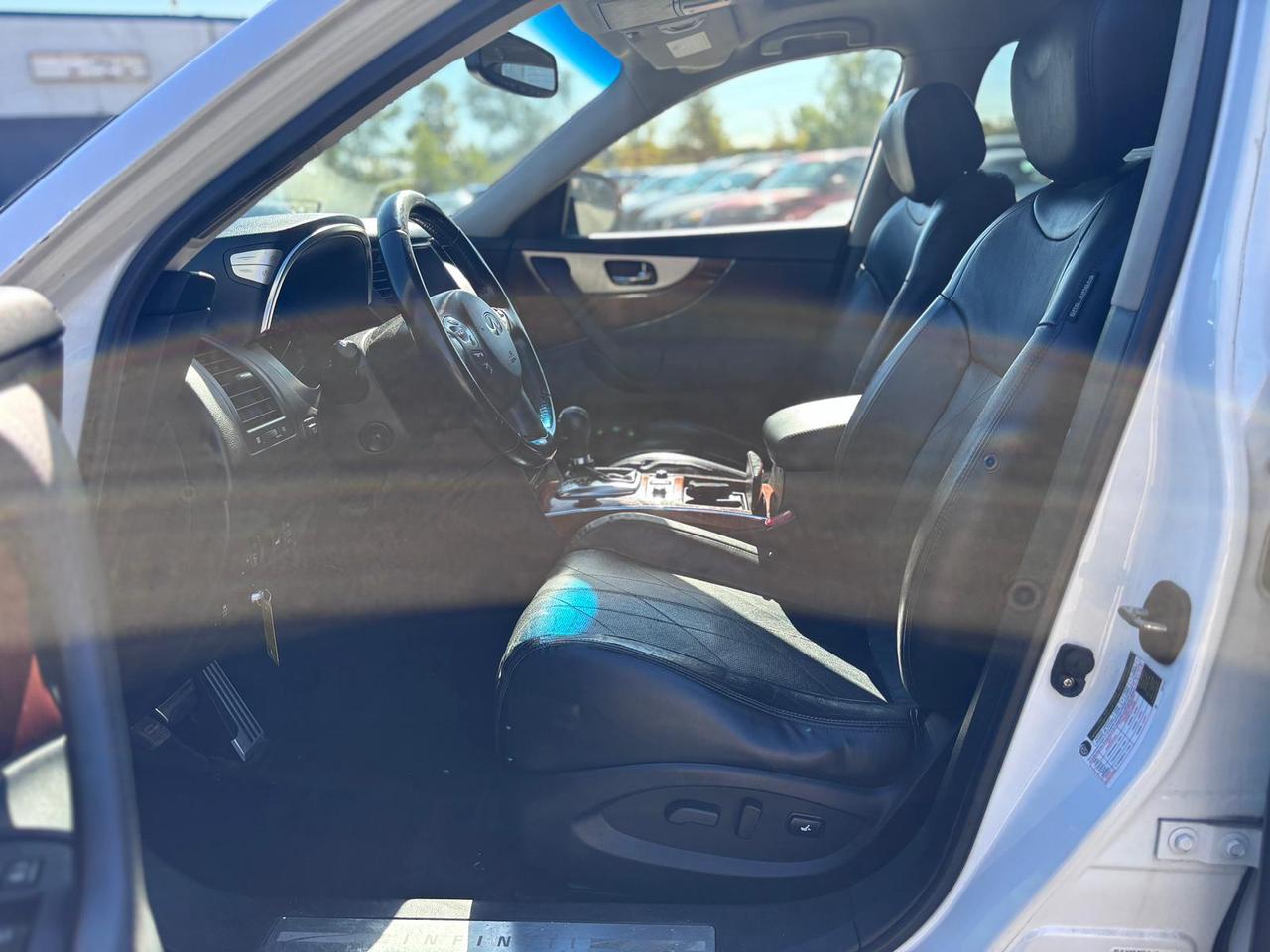 2015 Infiniti QX70 Base Photo