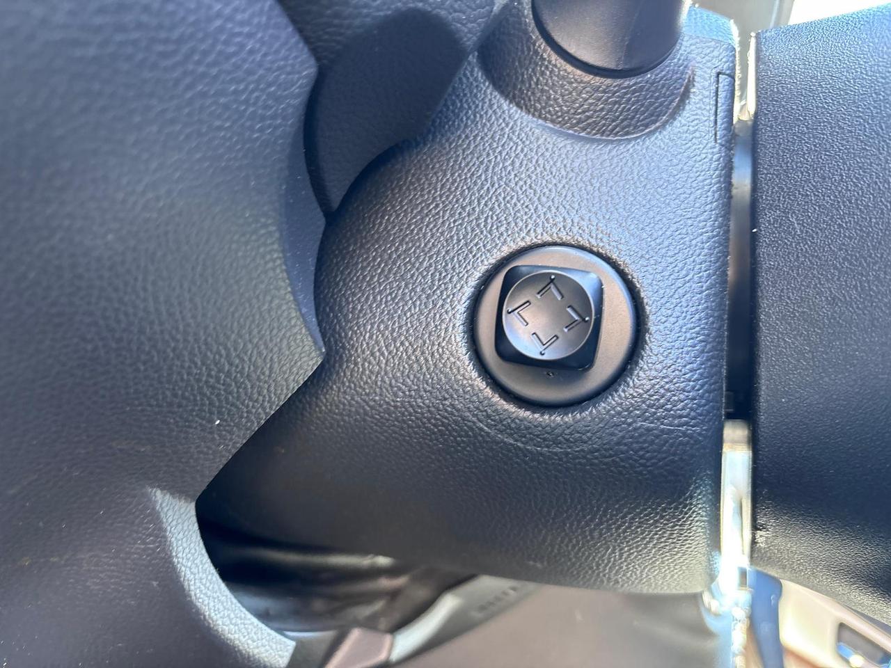 2015 Infiniti QX70 Base Photo