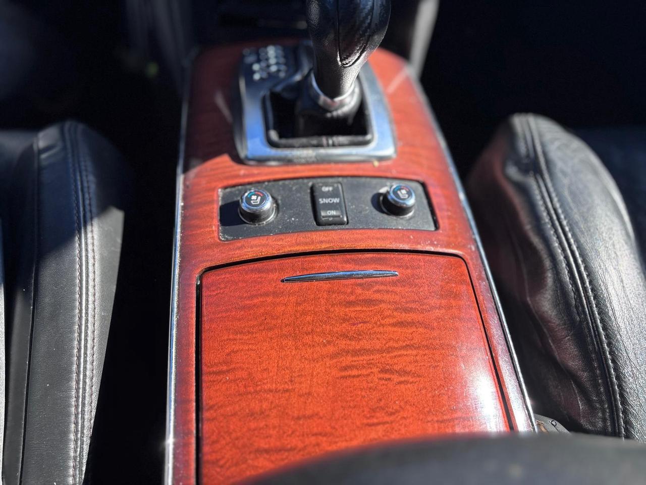 2015 Infiniti QX70 Base Photo