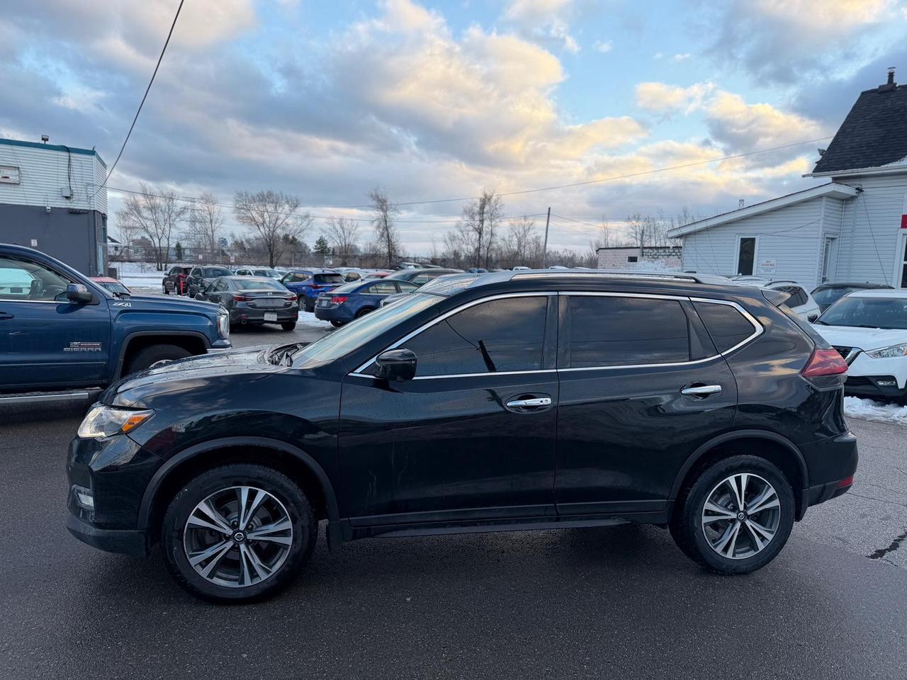 2019 Nissan Rogue SL Photo