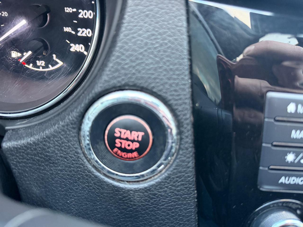 2019 Nissan Rogue SL Photo