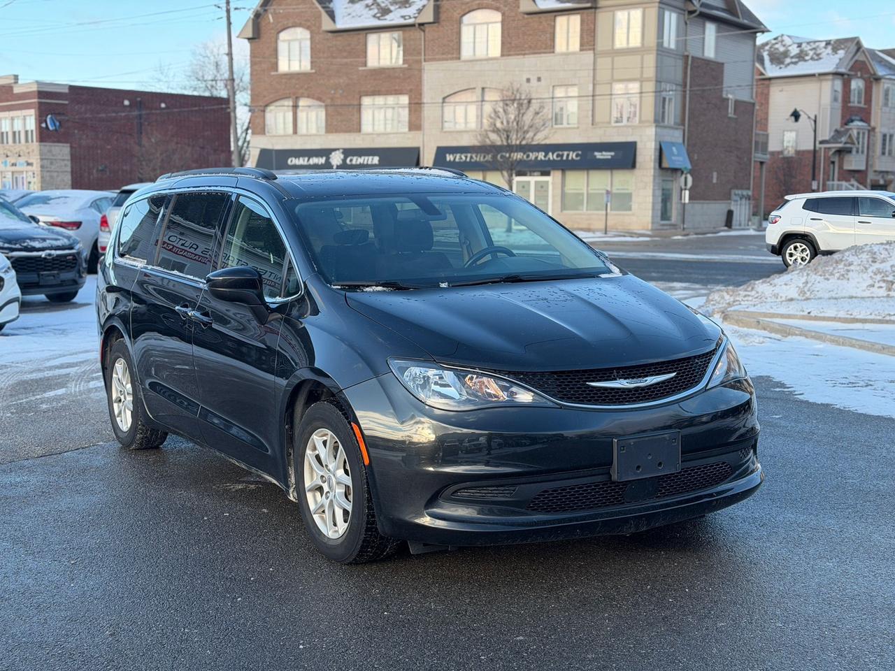 2021 Chrysler Grand Caravan SXT Photo2