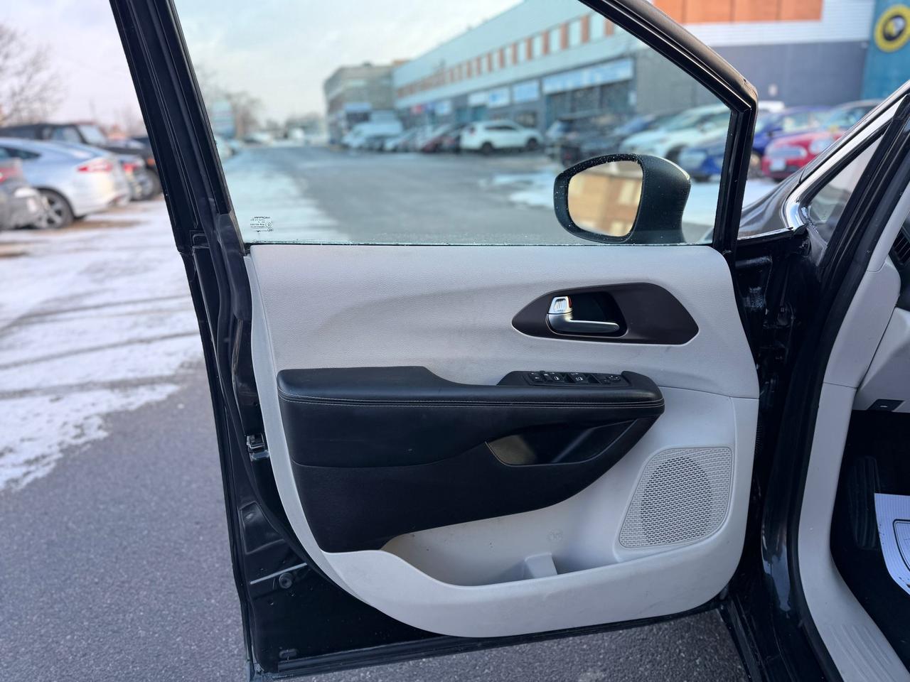 2021 Chrysler Grand Caravan SXT Photo