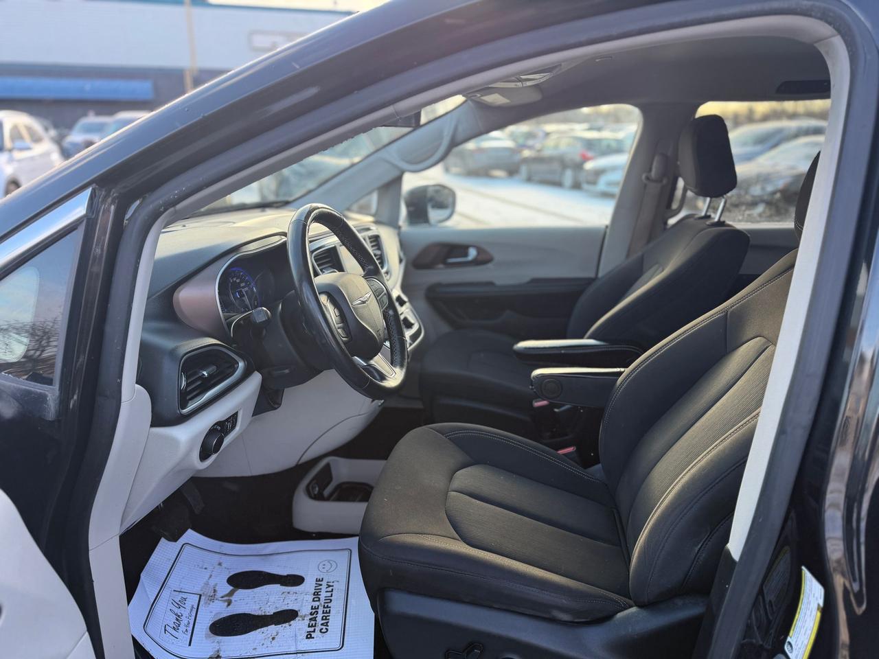 2021 Chrysler Grand Caravan SXT Photo