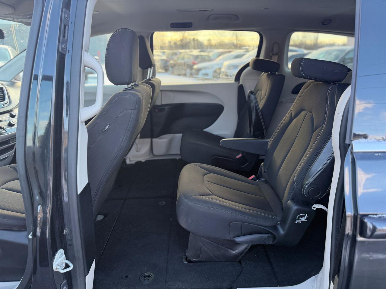 2021 Chrysler Grand Caravan SXT Photo