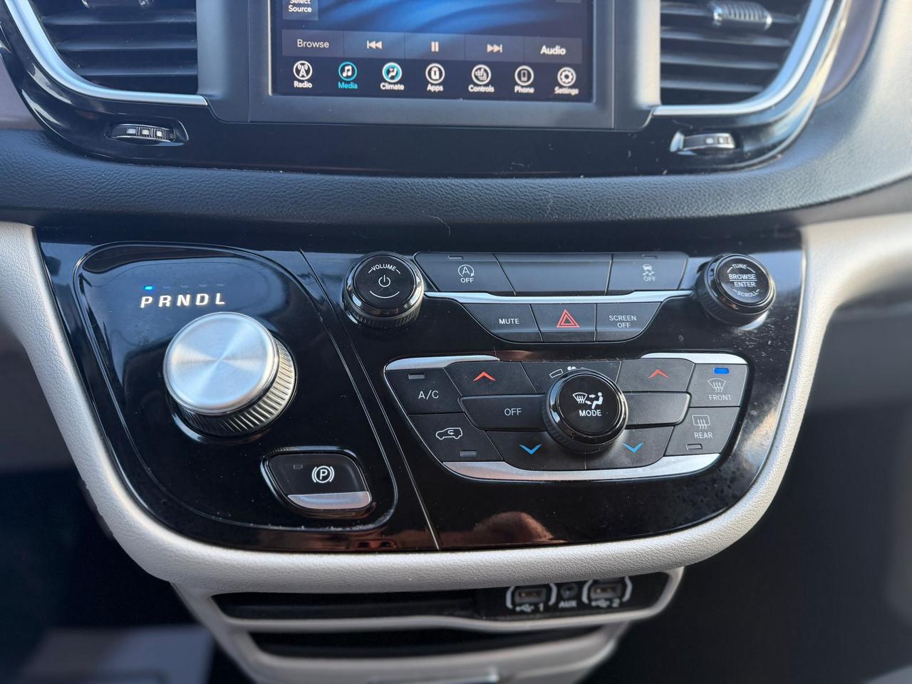 2021 Chrysler Grand Caravan SXT Photo