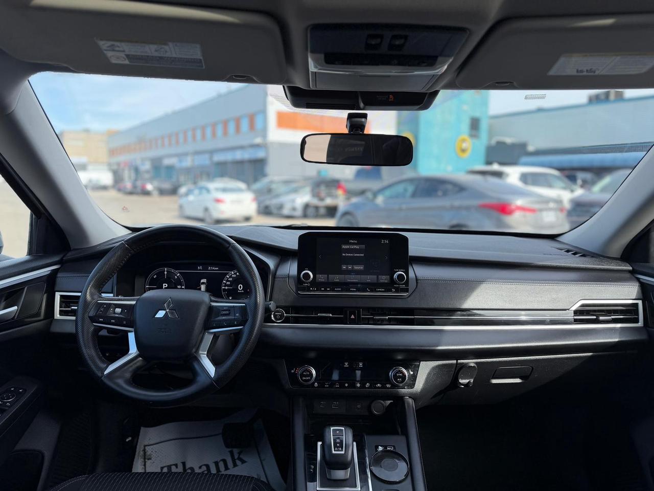 2025 Mitsubishi Outlander SE Photo