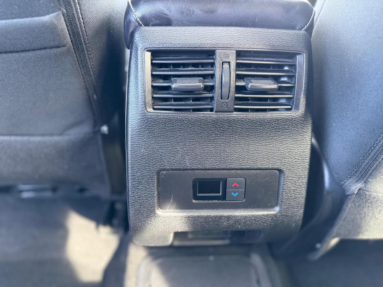 2025 Mitsubishi Outlander SE Photo