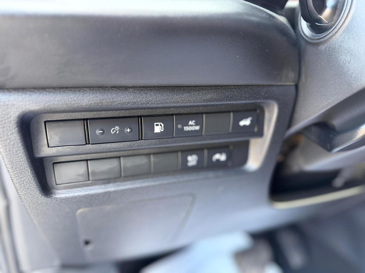 2025 Mitsubishi Outlander SE Photo