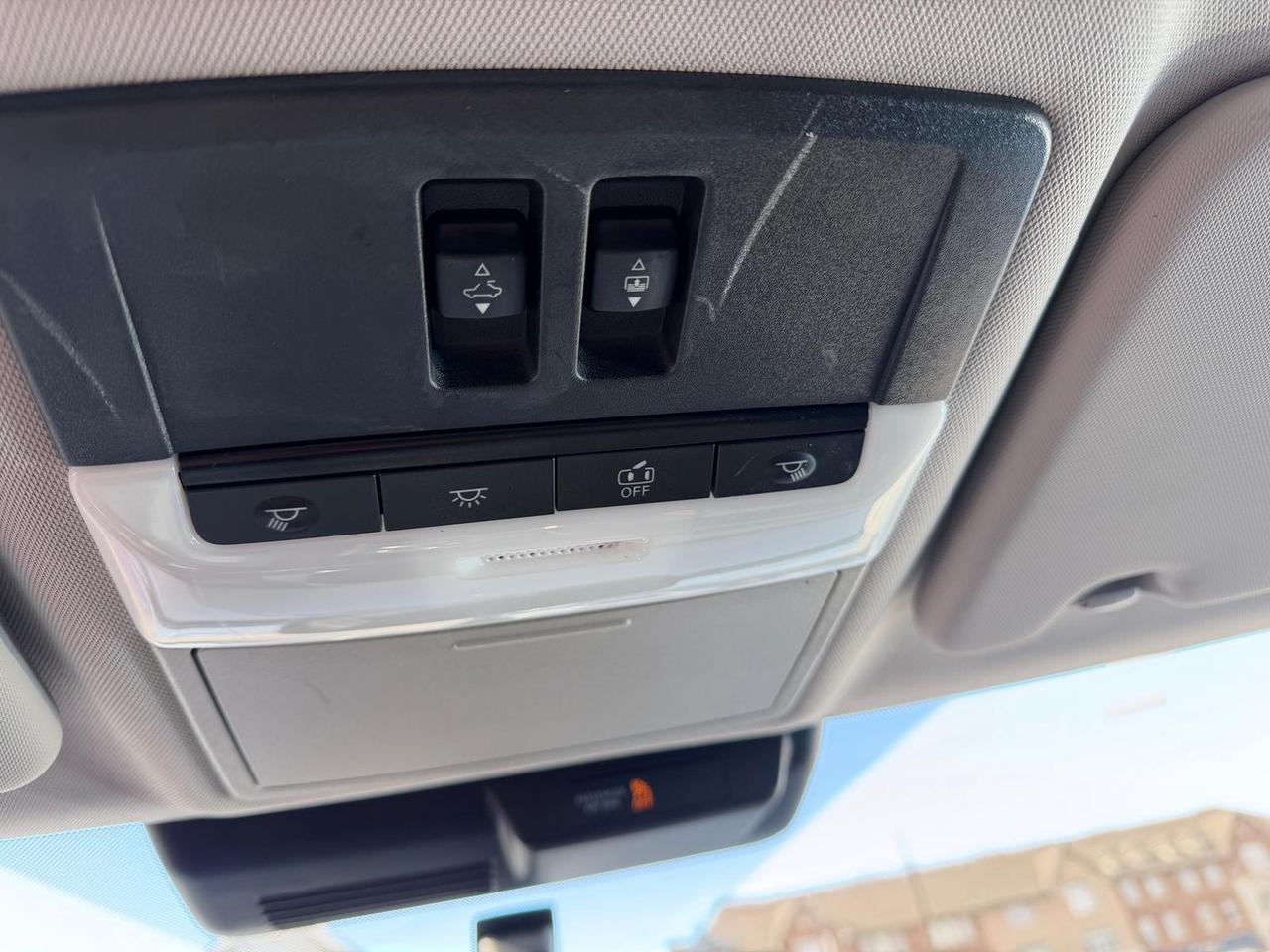 2025 Mitsubishi Outlander SE Photo