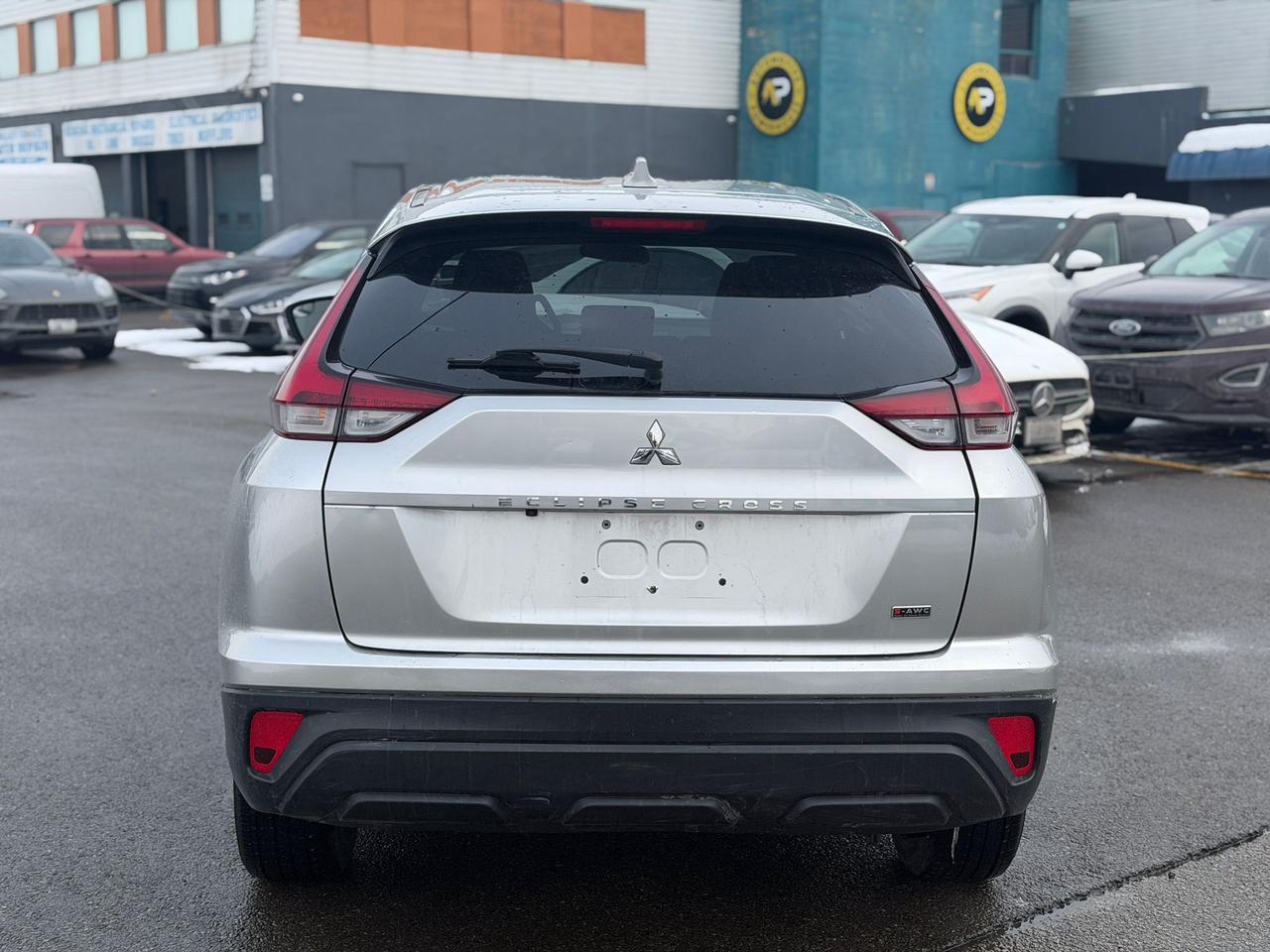 2022 Mitsubishi Eclipse Cross ES Photo4