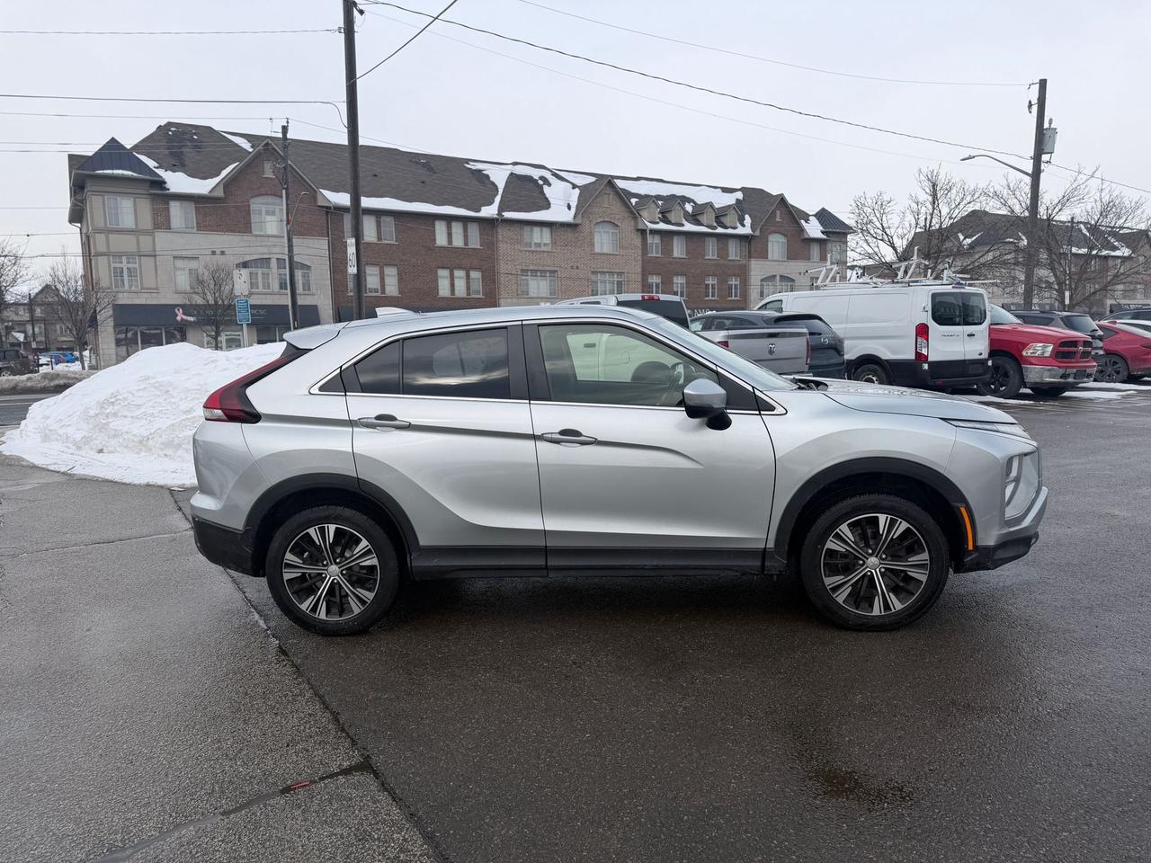 2022 Mitsubishi Eclipse Cross ES Photo