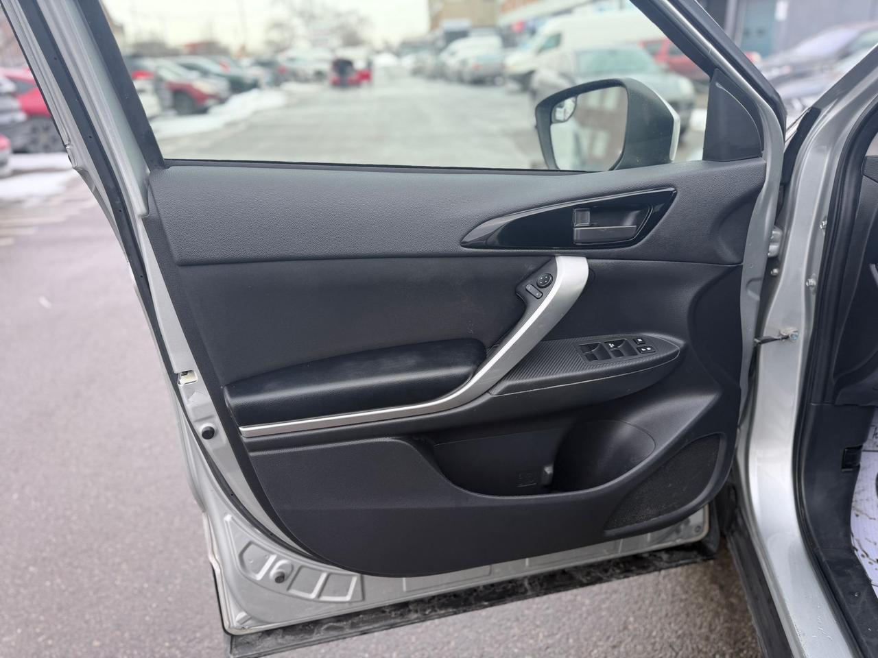 2022 Mitsubishi Eclipse Cross ES Photo