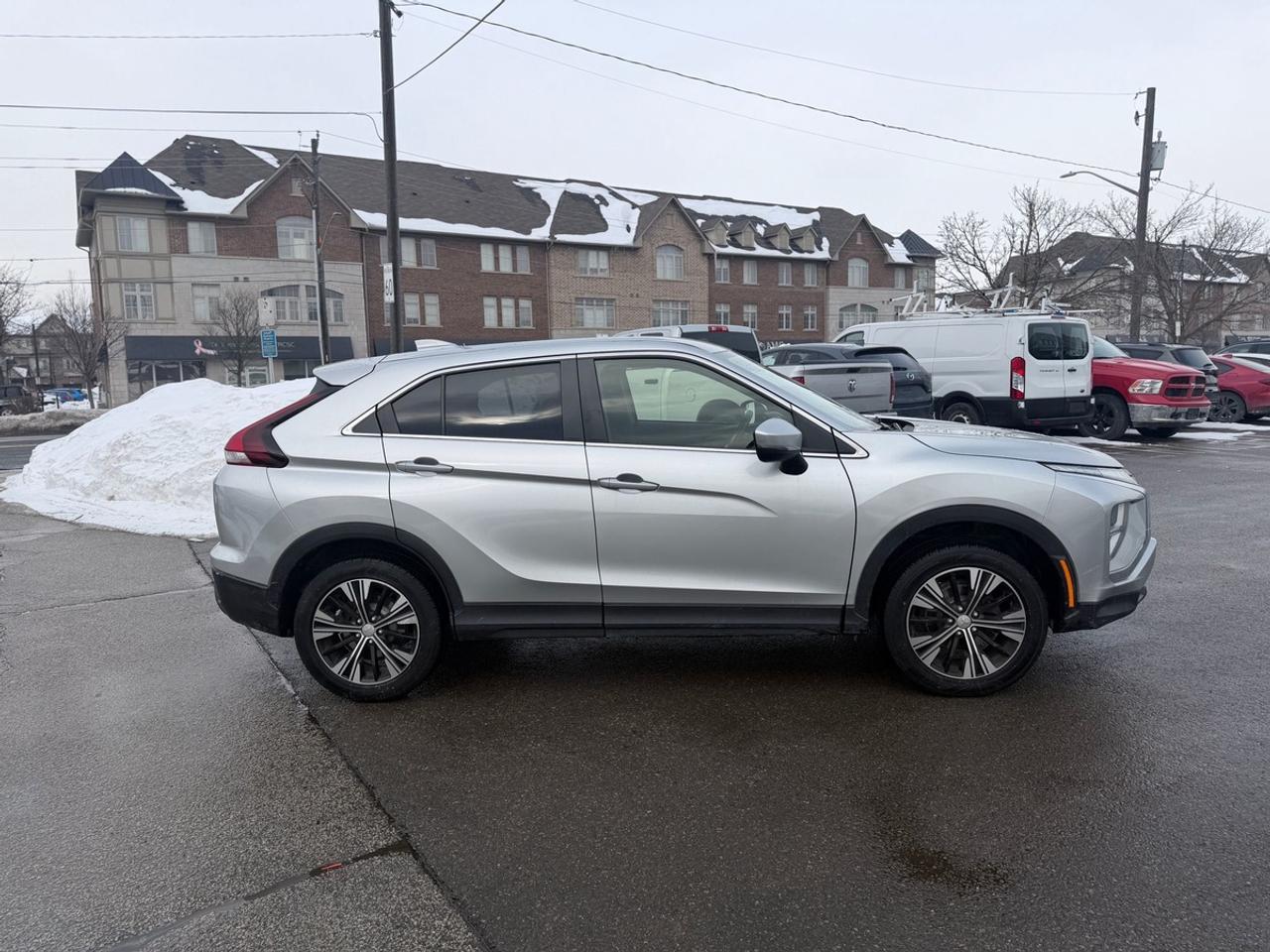 2022 Mitsubishi Eclipse Cross ES Photo