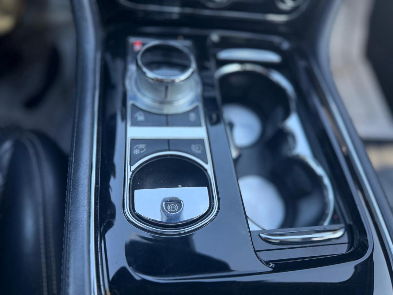 2017 Jaguar XJ XJL PORTFOLIO Photo