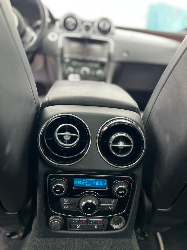 2017 Jaguar XJ XJL PORTFOLIO Photo