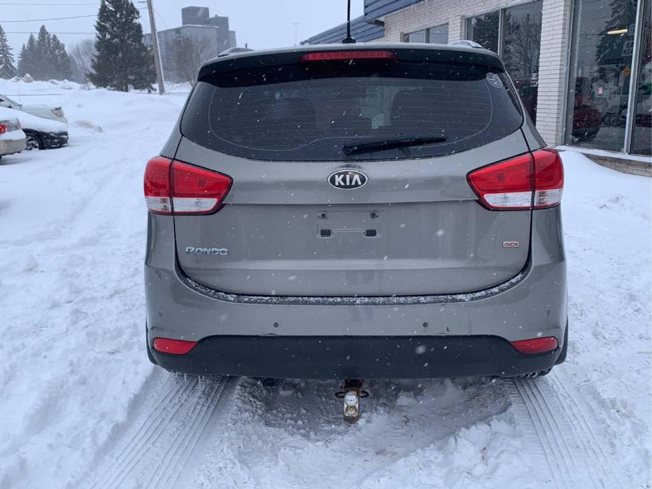 2014 Kia Rondo FX Photo