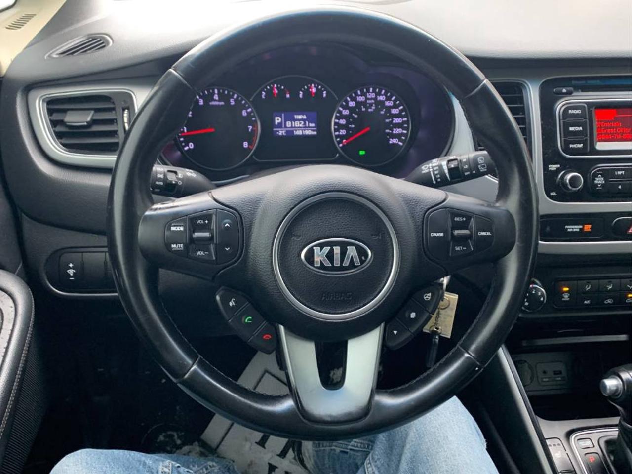 2014 Kia Rondo FX Photo