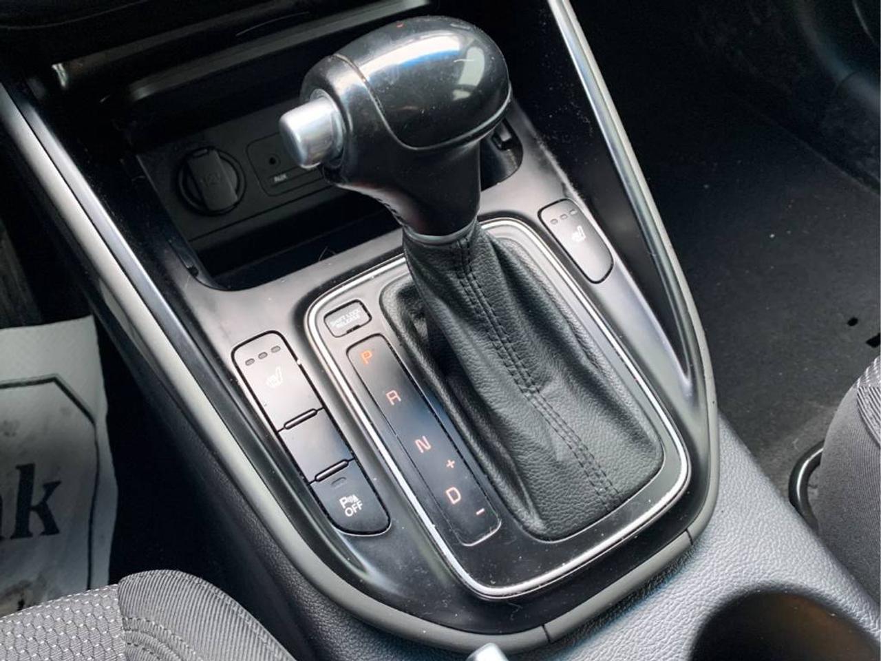 2014 Kia Rondo FX Photo