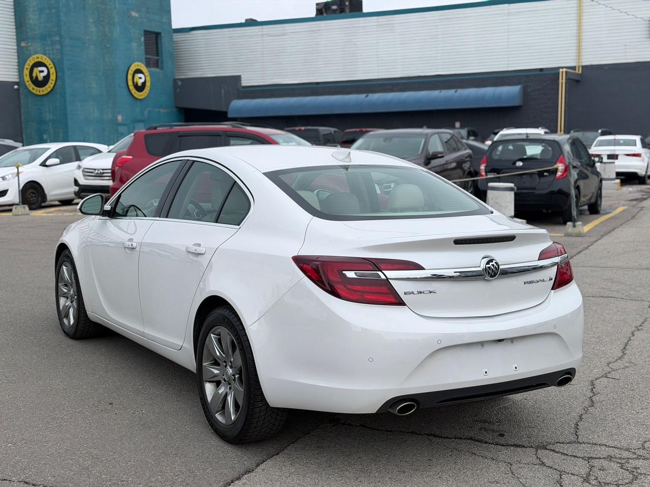 2016 Buick Regal Premium II Photo