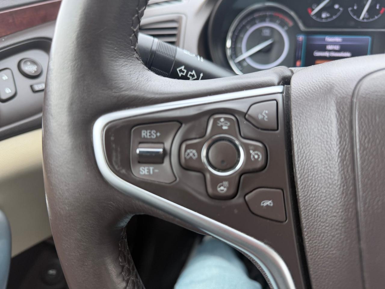 2016 Buick Regal Premium II Photo