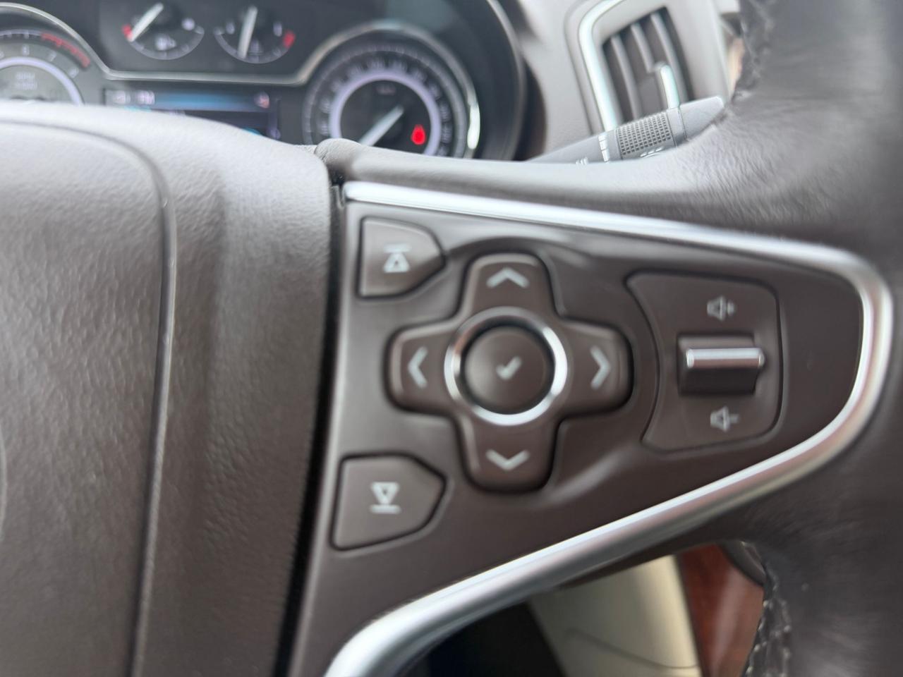 2016 Buick Regal Premium II Photo